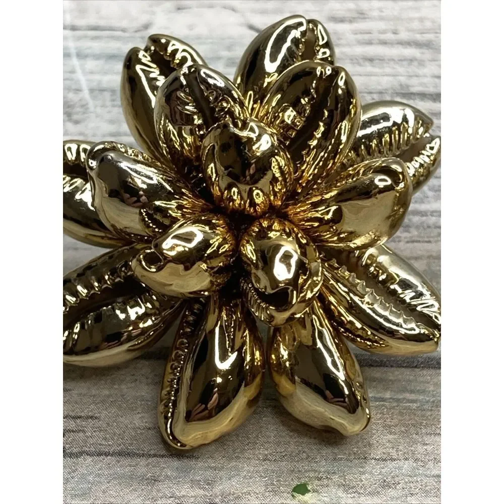 Cluster Sea‎ Shell Earrings Gold Tone Dipped Pierced NWOT Unbranded Flower